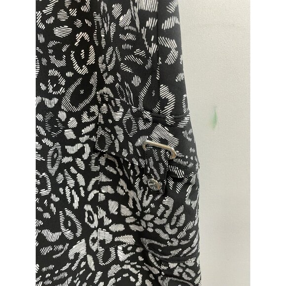 Chicos Zenergy Size 3 Black Patterned Polyester/Spandex Capri Pants - Picture 4 of 16